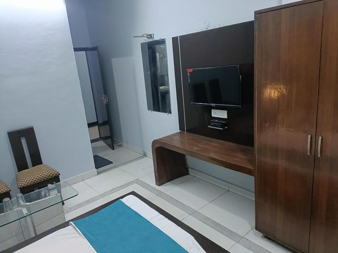 Hotel Krishna Residency Mahoba Ngoại thất bức ảnh